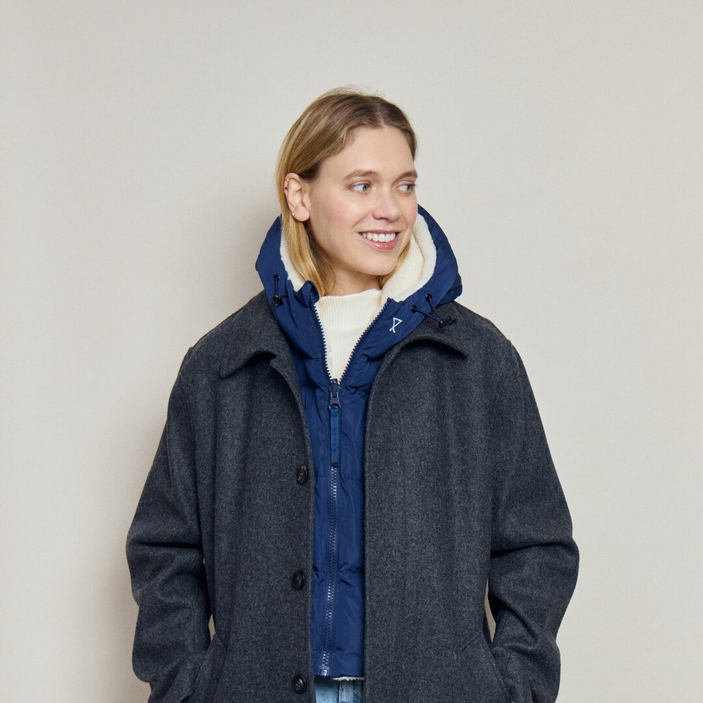 Down jacket hood Fudoon navy blue and ecru shearling effect